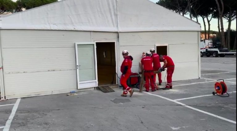 Al Cardarelli di Napoli pronta tenda per aumentare i posti letto