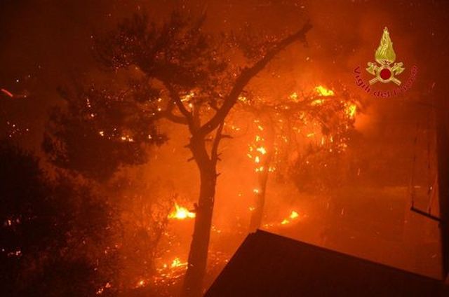 Incendi di fine agosto in Sicilia, la Regione dichiara lo stato di crisi