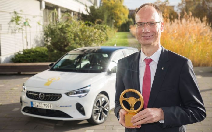 Goldenes Lenkrad Opel Corsa