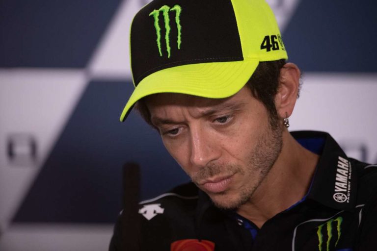 Rossi negativo, vola a Valencia ma serve un altro tampone