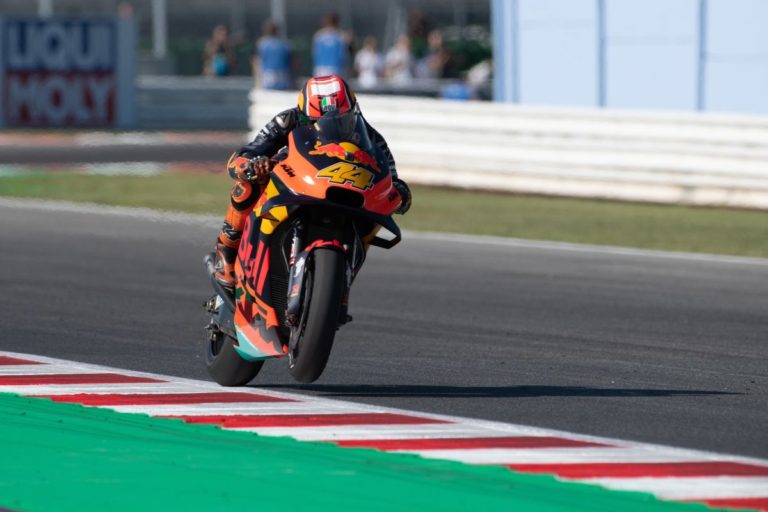 Pol Espargarò in pole a Valencia, Rossi 17° in griglia