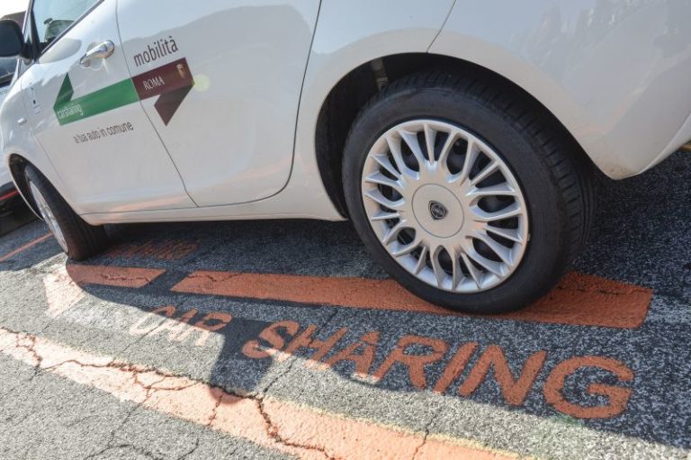 A Roma arrivano oltre 100 nuovi parcheggi riservati al car sharing