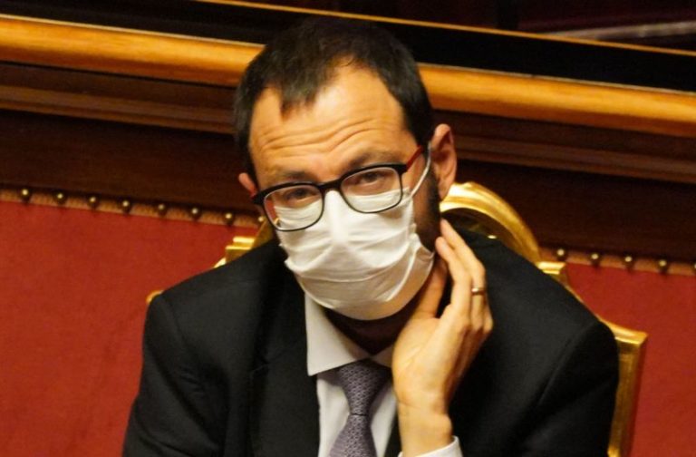 Dl Ristori, Patuanelli “Erogato oltre un miliardo in 12 giorni”
