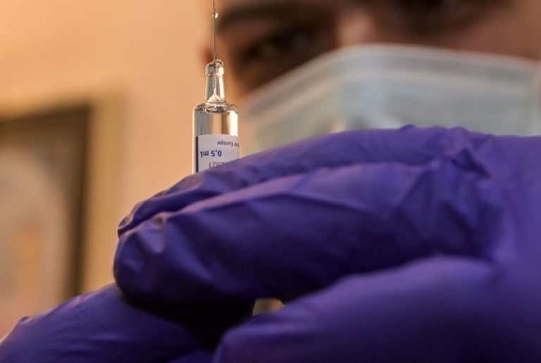 Coronavirus, Datecivoce”Su piano vaccini affiancare una donna ad Arcuri”