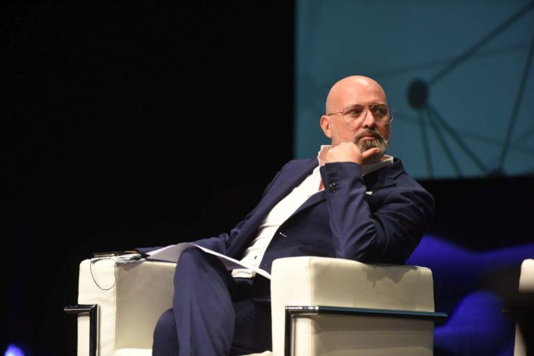 Coronavirus, Bonaccini dopo accertamenti Ospedale Modena torna a casa