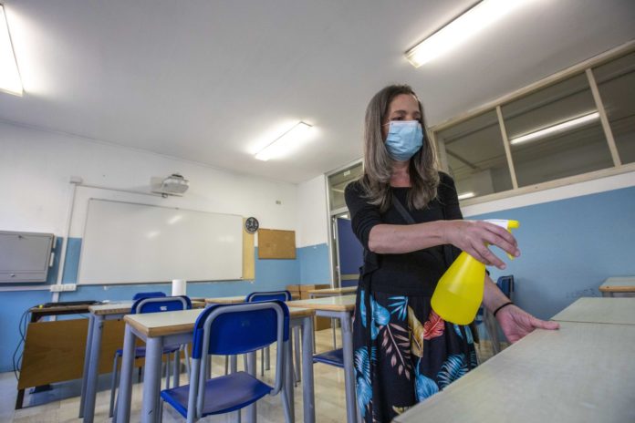 CORONAVIRUS, GLI STUDENTI TORNANO A SCUOLA PER I CORSI DI RECUPERO