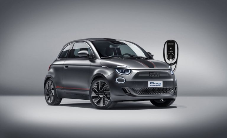 Una gamma di oltre 80 accessori MOPAR per 500 elettrica