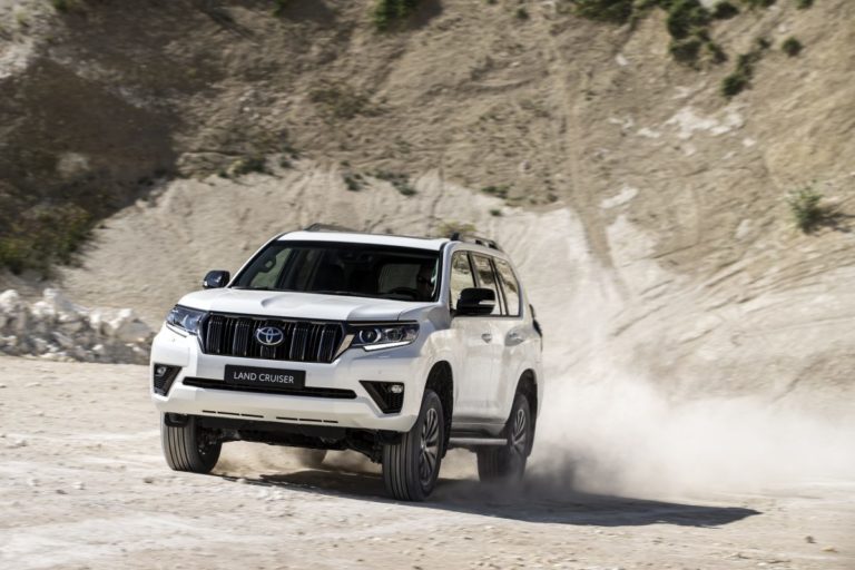 Toyota Land Cruiser, più potenza e nuovo stile