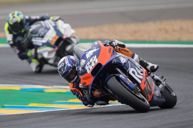 Pole di Oliveira su Morbidelli e Miller a Portimao, Rossi 17°
