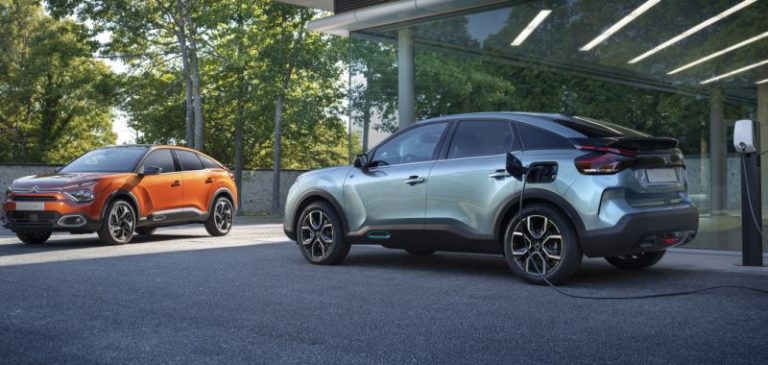 Citroen presenta nuova C4 e nuova e-C4 100% electric