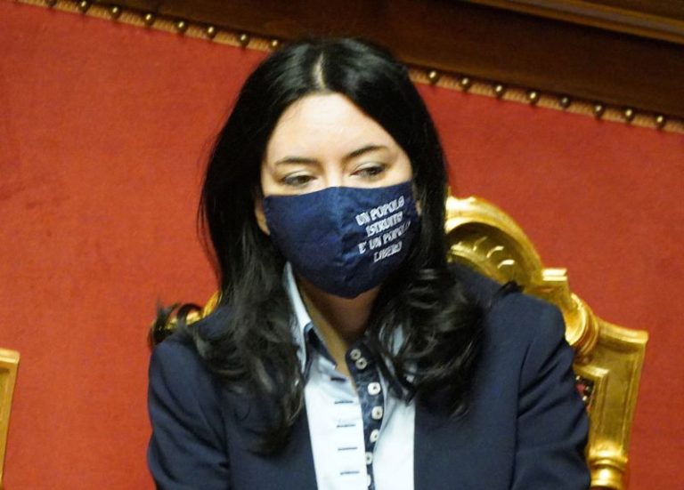 Azzolina “Scuola tornata al centro, investiamo risorse per il futuro”