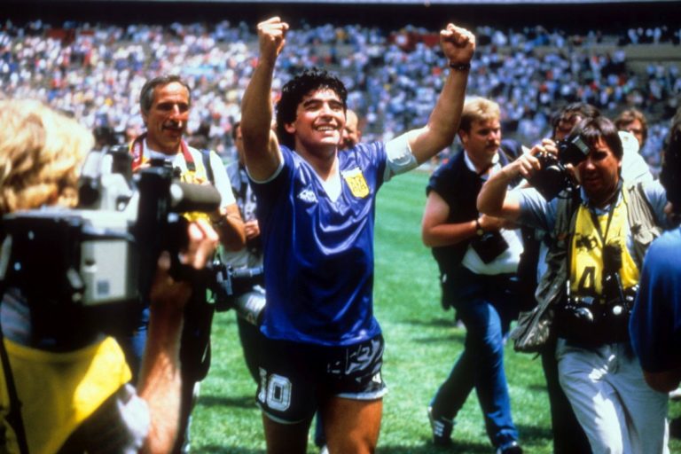L’ultimo saluto: Maradona sepolto al Jardin di Bella Vista