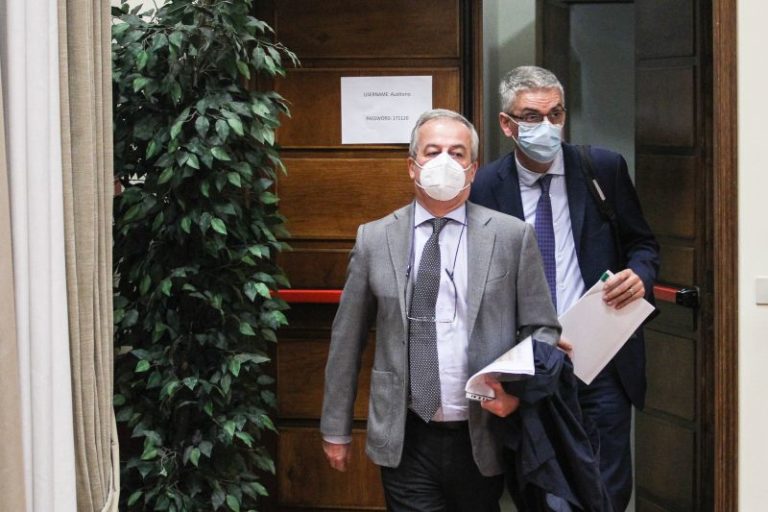 Iss, curva si appiattisce ma a Natale no spostamenti