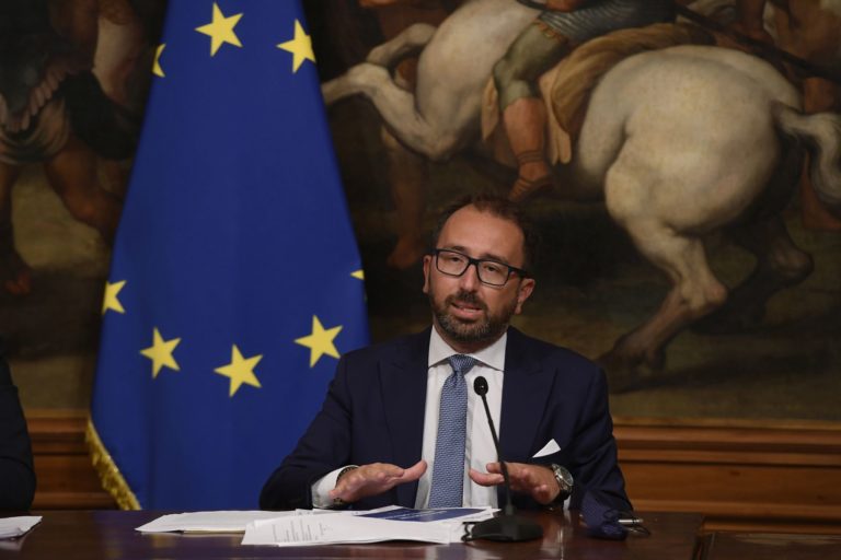 Bonafede “no al rimpasto di governo”