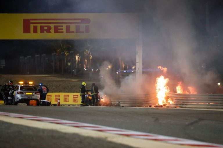 Hamilton vince anche in Bahrain, Verstappen e Albon sul podio