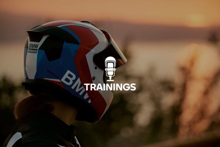 Una playlist di consigli per viaggi in moto sicuri e piacevoli