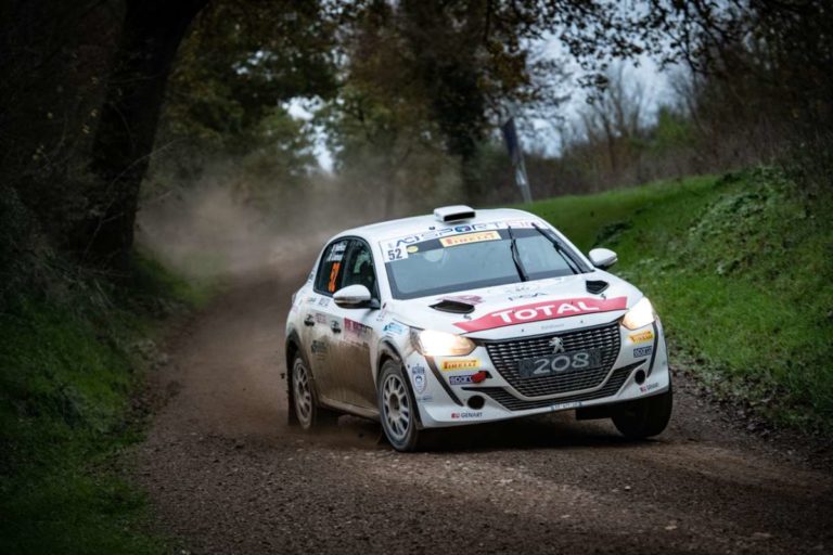 Andreucci campione italiano due ruote motrici con la Peugeot 208 Rally 4