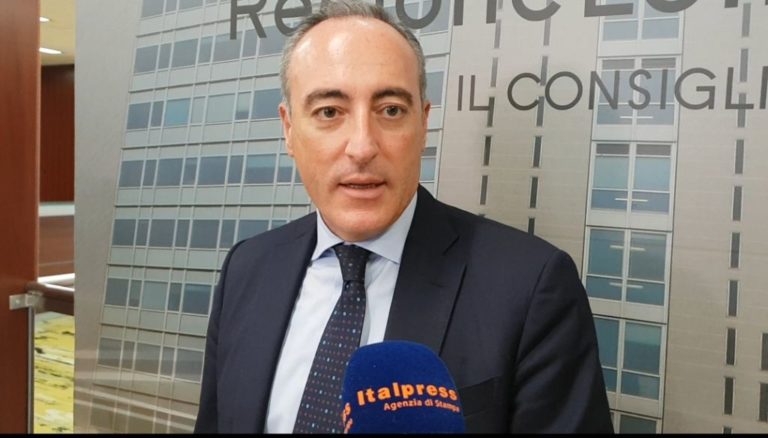 Coronavirus, Lombardia si prepara a vaccinare 260 mila persone