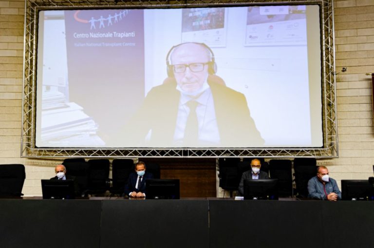 Al Policlinico Bari trapianto rene da vivente su giovane disabile