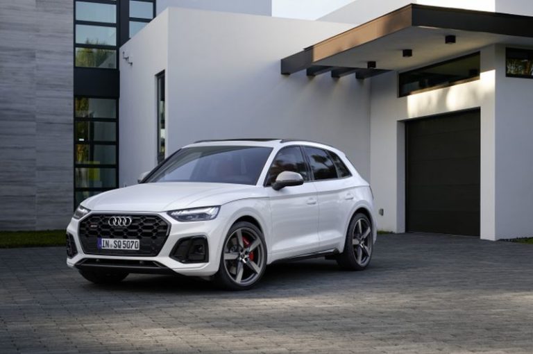 Nuova Audi SQ5 Tdi, elettrificazione sportiva