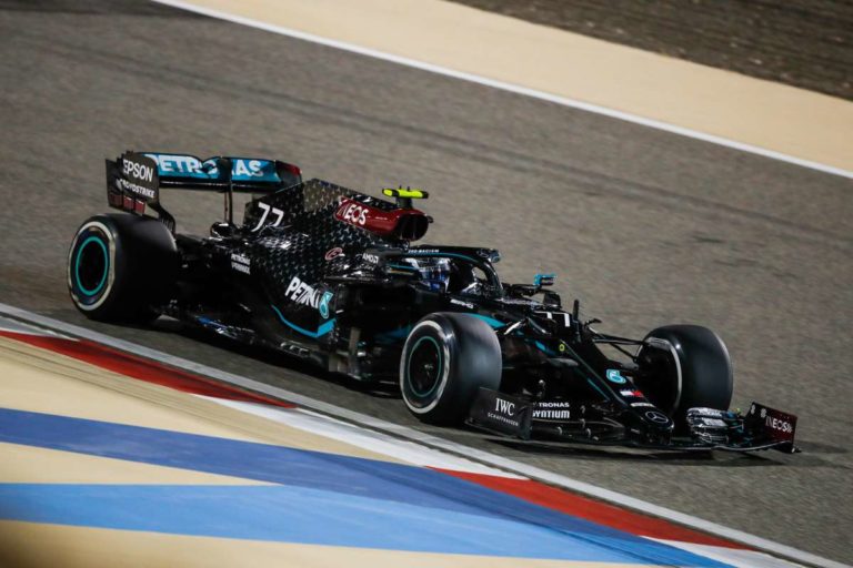 Bottas in pole nel Gp di Sakhir, seconda fila per Leclerc