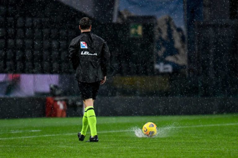 Campo impraticabile a causa della pioggia, rinviata Udinese-Atalanta