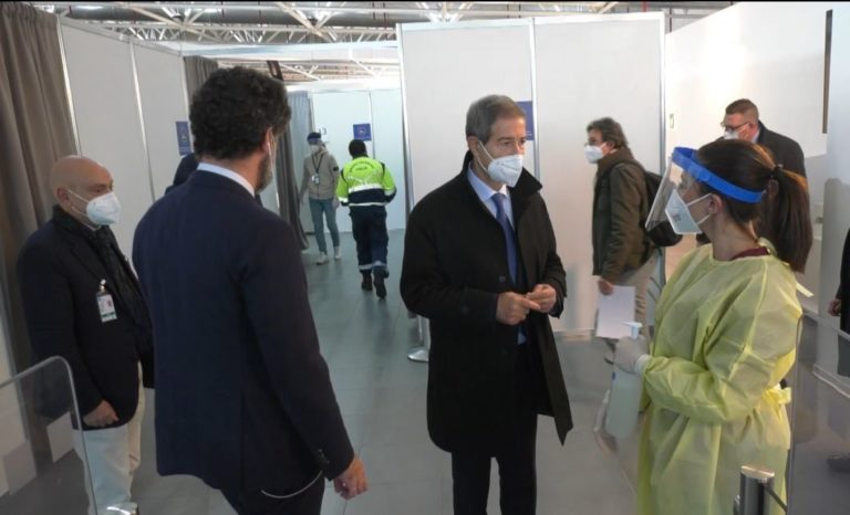 Controlli anti Covid per chi arriva in Sicilia, sopralluogo Musumeci