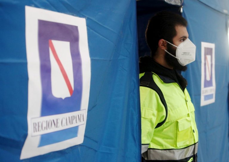Coronavirus, Campania conferma limitazioni della “zona arancione”