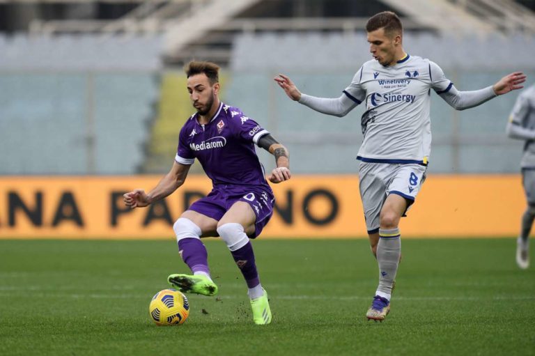 Veloso e Vlahovic di rigore, Fiorentina-Verona 1-1