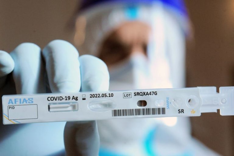 Covid, 16.308 nuovi casi e 553 decessi nelle ultime 24 ore