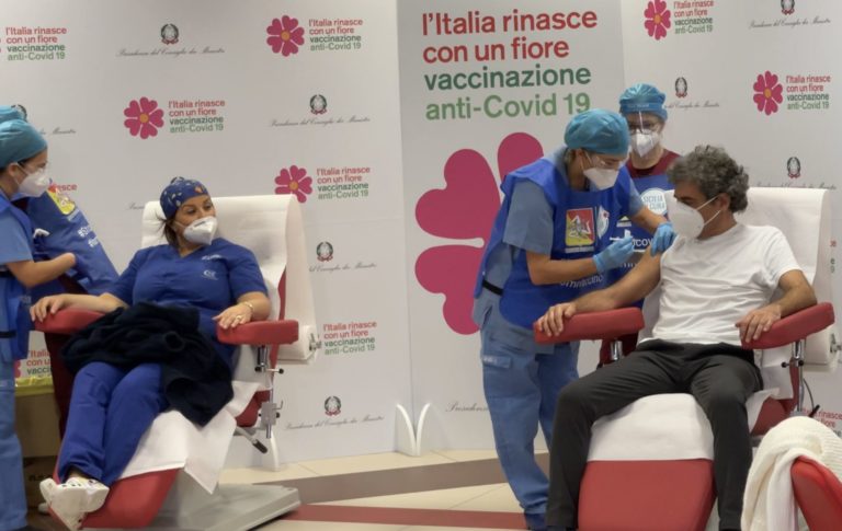 Covid, in Sicilia primi vaccinati al civico di Palermo