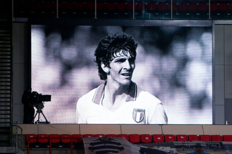 Da Vicenza, al Brasile, alla Serie A, il calcio piange Rossi