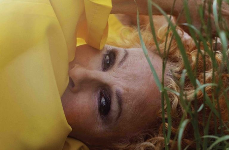 Vanoni, arriva il nuovo singolo “Un sorriso dentro al pianto”