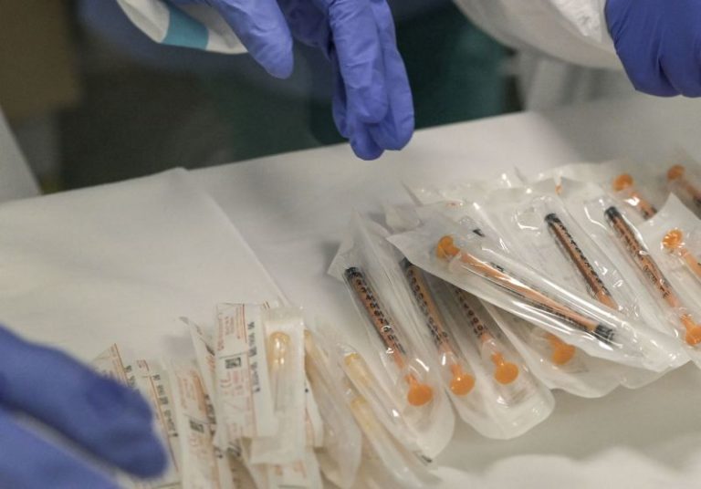 Coronavirus, somministrate oltre 122 mila dosi di vaccino