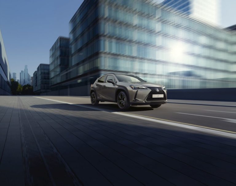 Lexus lancia la nuova gamma UX Hybrid MY21