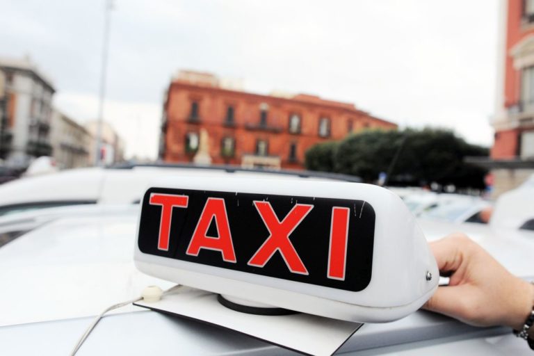 Liguria, chiuso con 14 mila domande il bando sul bonus taxi