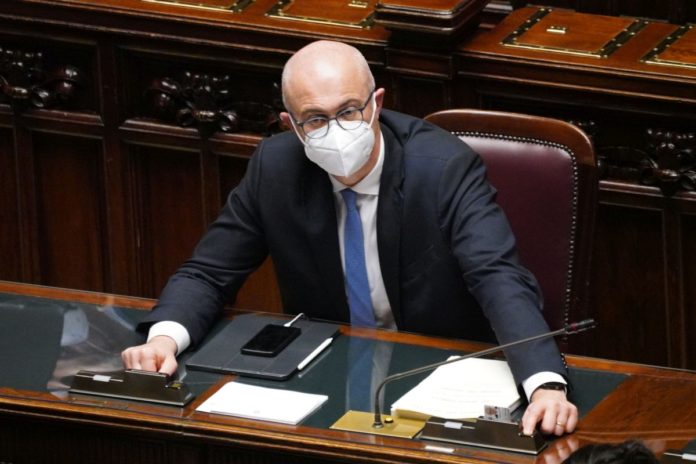 FEDERICO D'INCA MINISTRO RAPPORTI CON IL PARLAMENTO