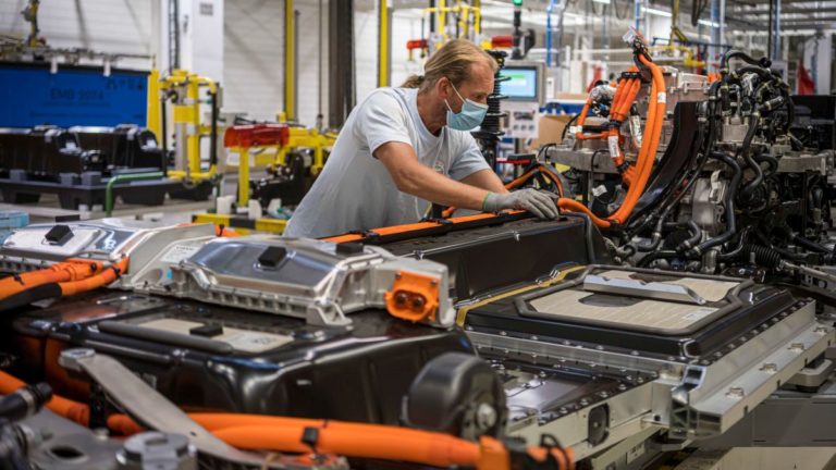 Volvo triplica la capacità produttiva auto elettriche a Ghent