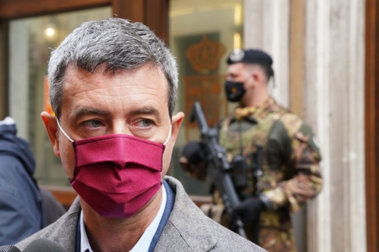 Orlando “Conte è il punto di equilibrio della maggioranza”