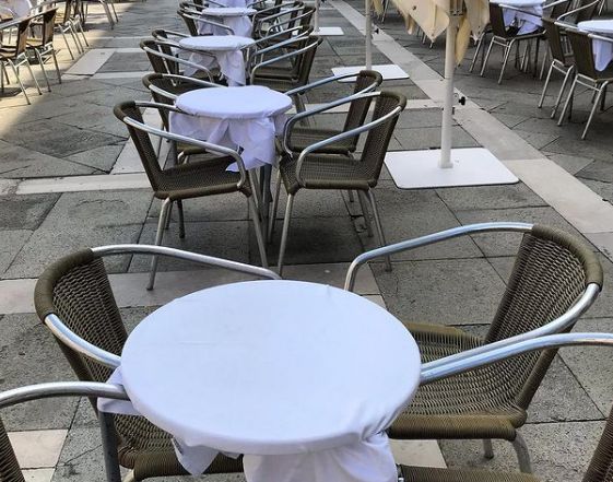 Contributi da 2500 euro a ristoratori, bar, imprese in Toscana