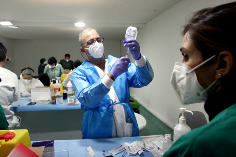 Vaccino, la Valle d’Aosta raggiunge il 99,9% delle dosi assegnate