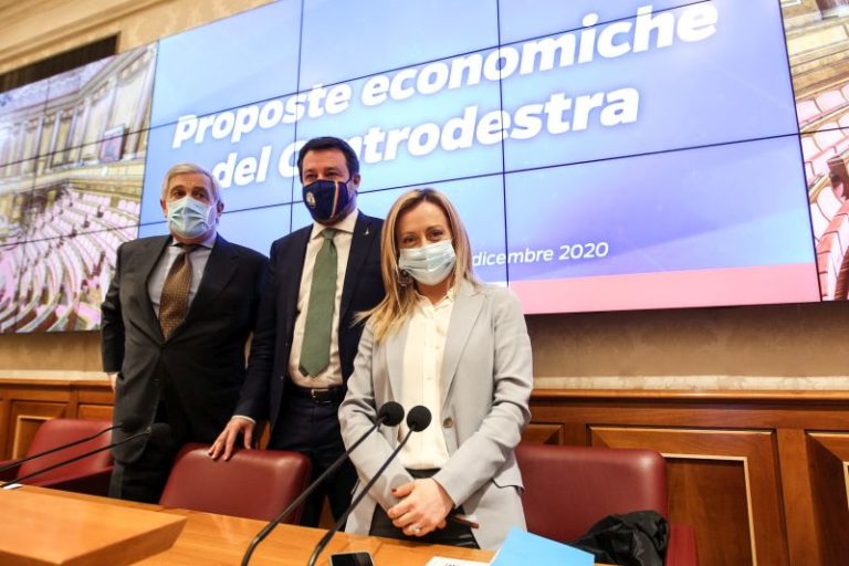 Centrodestra “Conte si dimetta o chieda voto di fiducia”