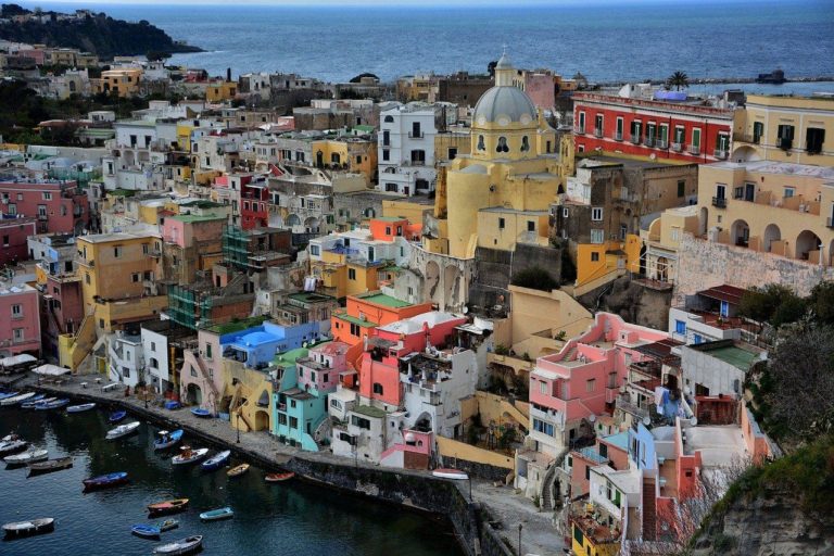 Procida sarà la capitale italiana della cultura nel 2022