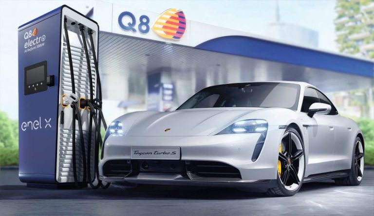 Porsche, Q8 ed Enel X insieme per ampliare rete ricarica Ultrafast