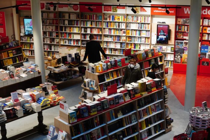 RIAPERTURA LIBRERIA LA FELTRINELLI PIAZZA PIEMONTE