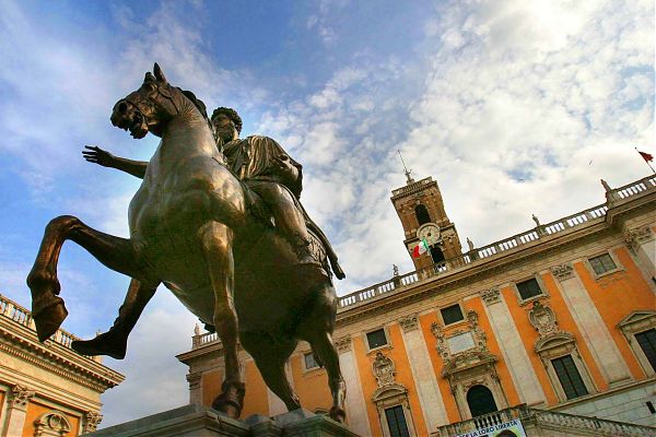 Arriva il francobollo per i 150 anni di Roma Capitale