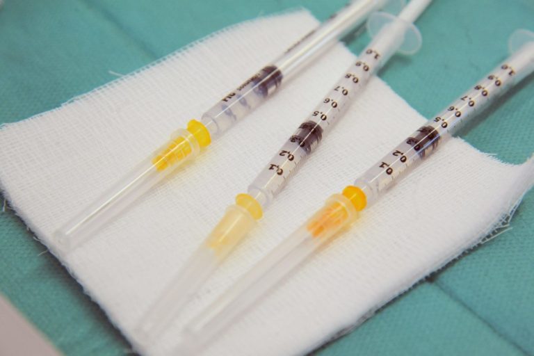 Covid, il vaccino Johnson & Johnson efficace al 66%