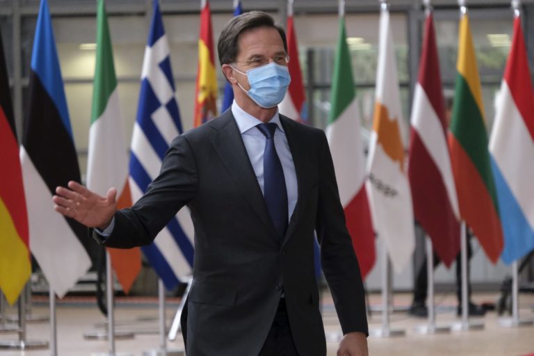 Olanda, si dimette il governo Rutte