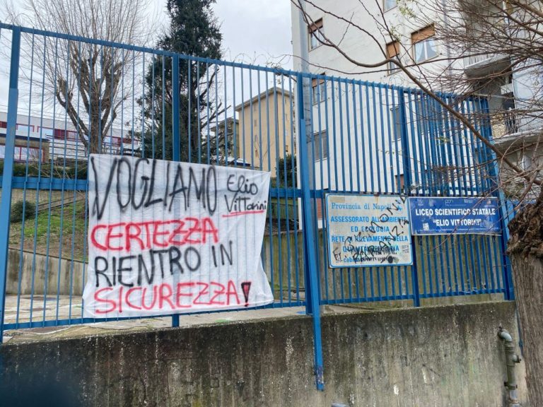 In Campania rientro scuole superiori tra disordini e proteste