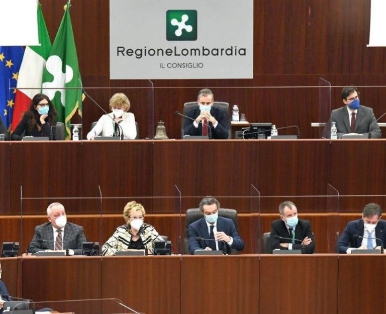 Vaccino, in Lombardia dal 24 al via la seconda fase con gli over 80